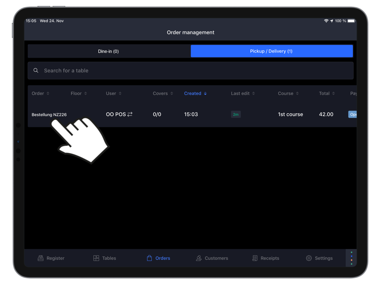 Écran Ramassage / Livraison de l’application PDV restaurateurs avec un doigt pointé sur la commande Commande mobile