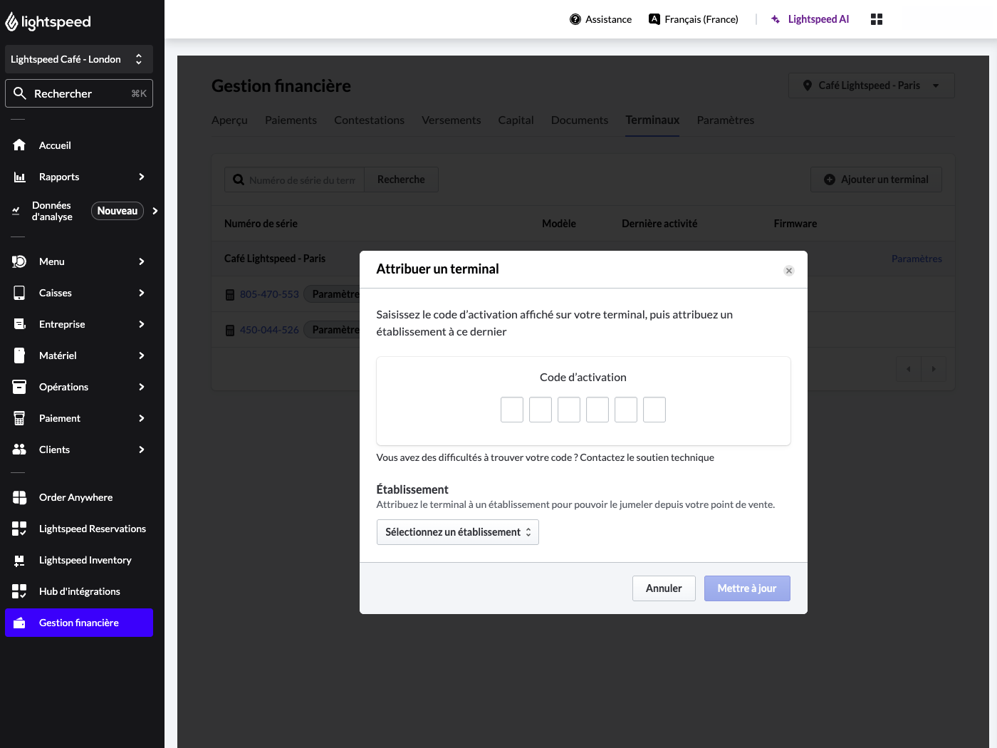 Onglet Gestion financière de Lightspeed Restaurant. Une fenêtre contextuelle intitulée Attribuer un terminal comporte un champ permettant de saisir un code d’activation.
