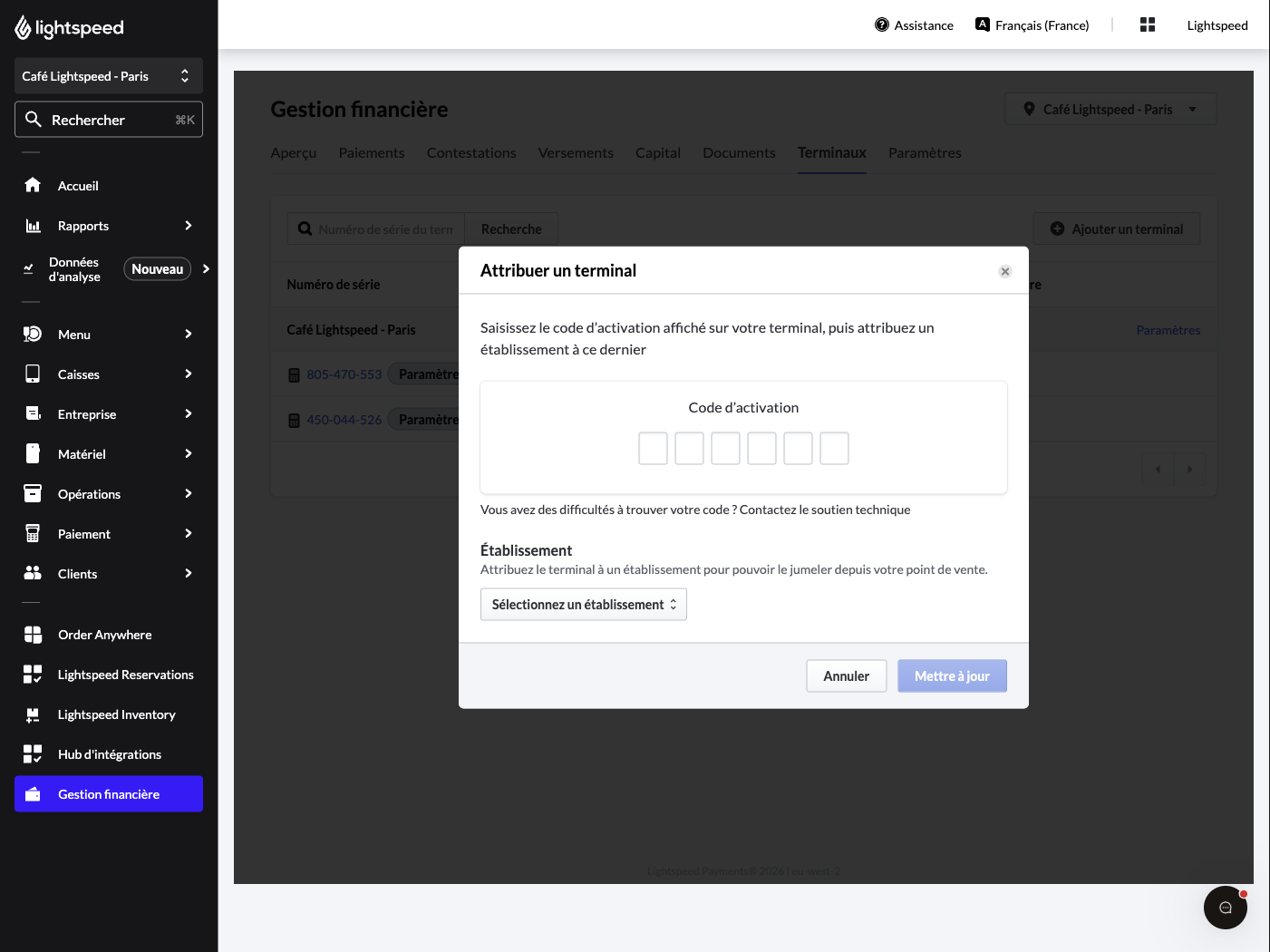 Onglet Gestion financière de Lightspeed Restaurant. Une fenêtre contextuelle intitulée Attribuer un terminal comporte un champ permettant de saisir un code d’activation.